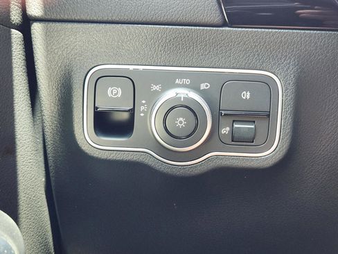 Certified 2025 Mercedes-Benz GLA 250 image 20