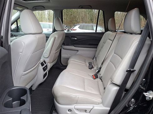 Used 2017 Honda Pilot EX-L image 10