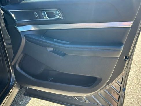 Used 2018 Ford Explorer XLT w/ Equipment Group 202A image 19