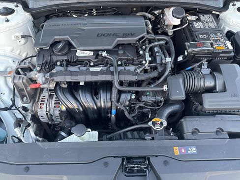 Used 2023 Hyundai Elantra SE FWD image 47