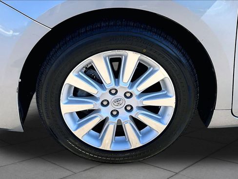 Used 2013 Toyota Sienna Limited w/ Premium Pkg AWD/4WD image 10