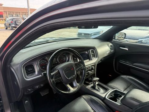 Used 2019 Dodge Charger SXT w/ Leather Interior Group image 11