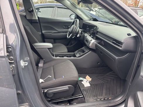 Used 2024 Hyundai Kona SEL w/ Convenience Package image 11