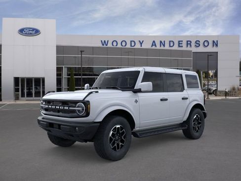 New 2026 Ford Bronco Outer Banks AWD/4WD image 1