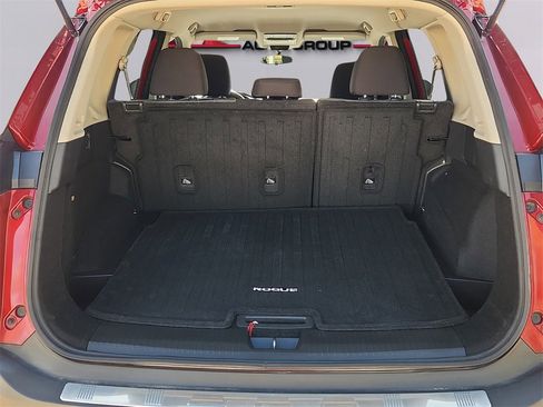 Used 2021 Nissan Rogue SV image 12