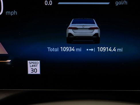 Used 2026 BMW 530i w/ M Sport Package image 24