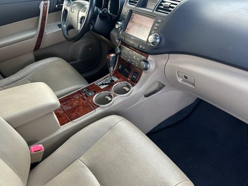 Used 2012 Toyota Highlander Limited image 21