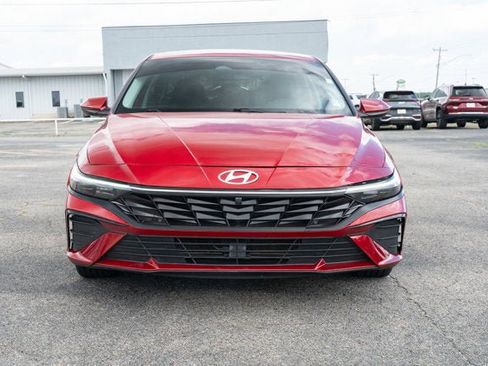 Used 2024 Hyundai Elantra SEL w/ Convenience Package FWD image 8