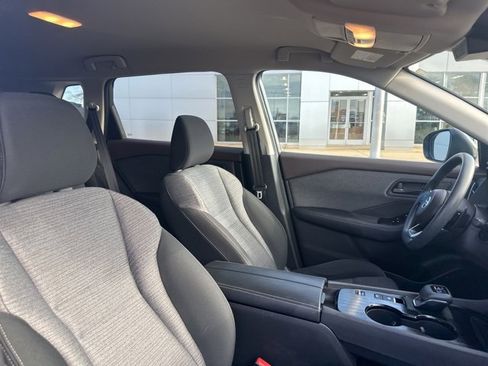 Used 2021 Nissan Rogue S image 9