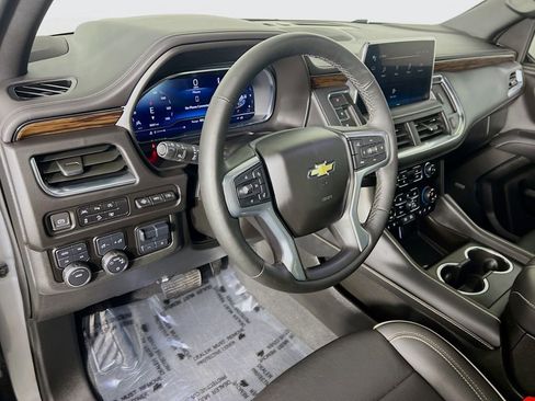 Certified 2024 Chevrolet Suburban Premier w/ Premium Package image 9