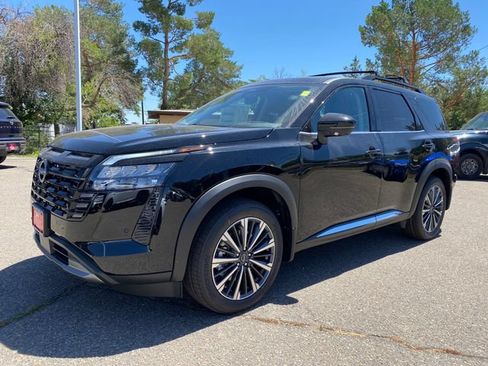 New 2026 Nissan Pathfinder Platinum AWD/4WD image 1