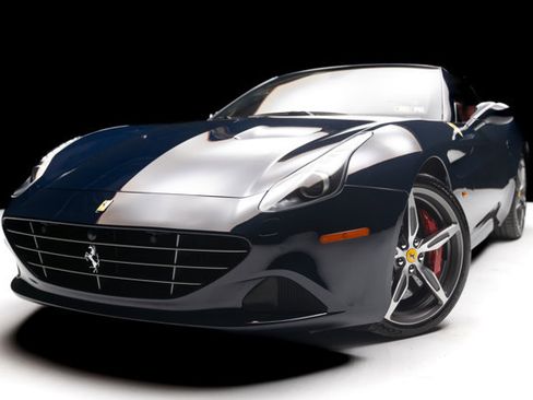 Used 2016 Ferrari California T RWD image 33