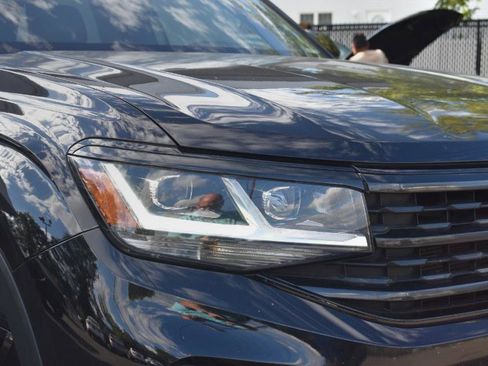 Used 2021 Volkswagen Atlas Cross Sport SE w/ Panoramic Sunroof Package image 10