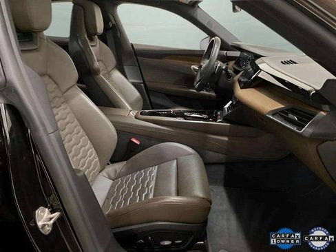 Used 2022 Audi e-tron GT Premium Plus image 24