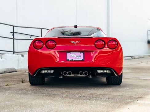 Used 2005 Chevrolet Corvette Coupe w/ Preferred Equipment Group RWD image 16