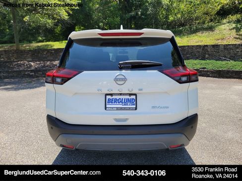 Used 2023 Nissan Rogue SV image 11
