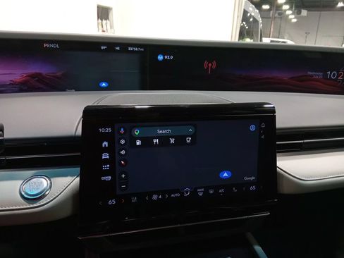 Certified 2024 Lincoln Nautilus Premier AWD/4WD image 20