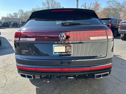 Used 2024 Volkswagen Atlas Cross Sport SEL R-Line AWD/4WD image 7