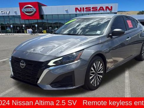 Used 2024 Nissan Altima 2.5 SV FWD image 7