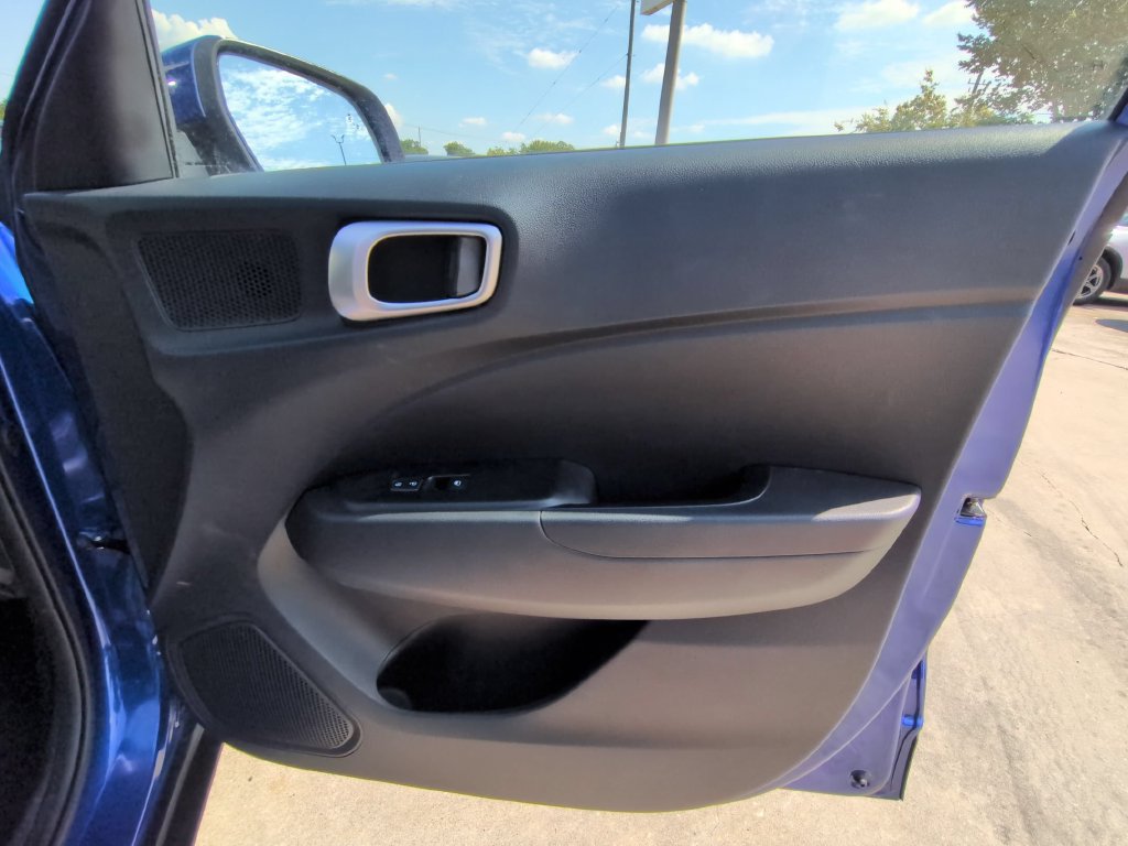 Used 2026 Hyundai Venue SEL FWD image 32