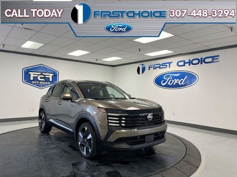 Used 2025 Nissan Kicks SR w/ SR Premium Package AWD/4WD image 1