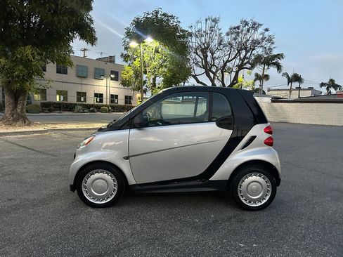 Used 2014 smart fortwo pure image 2