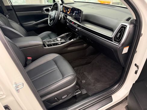 Used 2025 Kia Sorento EX w/ EX Panoramic Sunroof Package AWD/4WD image 47