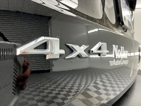 Used 2023 Jeep Renegade Limited image 8