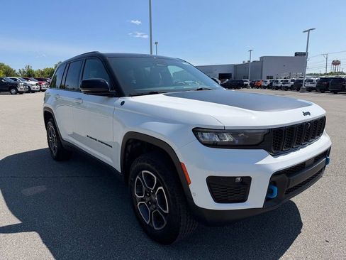 Certified 2023 Jeep Grand Cherokee Trailhawk w/ Advanced Protech Group II AWD/4WD image 7