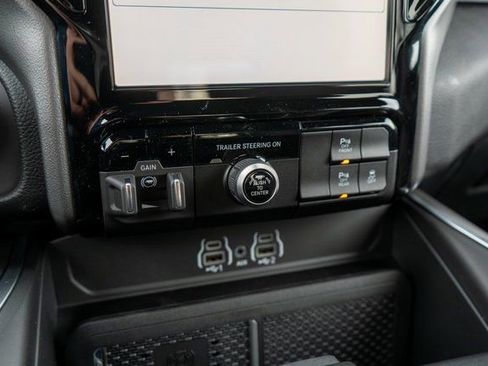 New 2026 RAM 1500 4x4 Crew Cab image 24