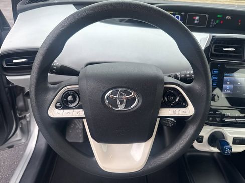 Used 2017 Toyota Prius Two image 13