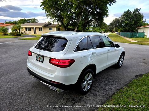 Used 2018 Mercedes-Benz GLC 300 w/ Premium Package image 13