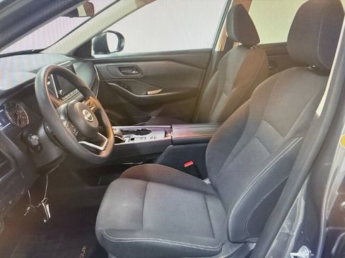 Used 2024 Nissan Rogue S FWD image 4