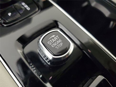 Certified 2026 Volvo XC90 B6 Ultra AWD/4WD image 33