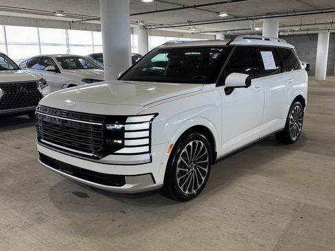 Used 2026 Hyundai Palisade Calligraphy FWD image 4