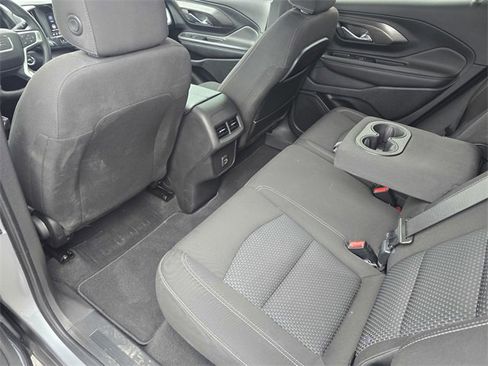 Used 2023 GMC Terrain SLE image 12