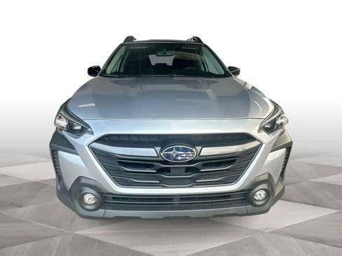 Used 2025 Subaru Outback Premium AWD/4WD image 3