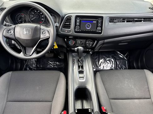 Used 2020 Honda HR-V LX image 27