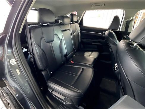 Used 2024 Kia Sorento S AWD/4WD image 15