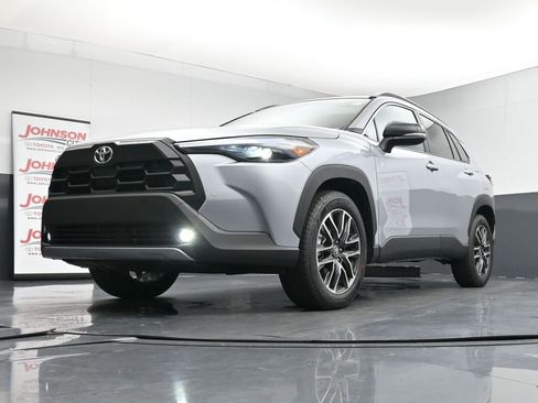 Used 2026 Toyota Corolla Cross XLE image 36