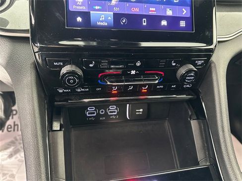 Used 2023 Jeep Grand Cherokee Altitude image 31