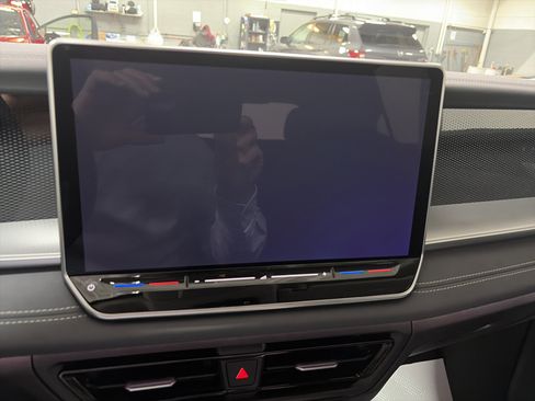 New 2026 Volkswagen Tiguan SE image 18