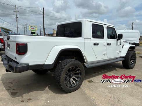 Used 2020 Jeep Gladiator Overland AWD/4WD image 9