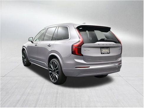 New 2026 Volvo XC90 B5 Plus AWD/4WD image 3