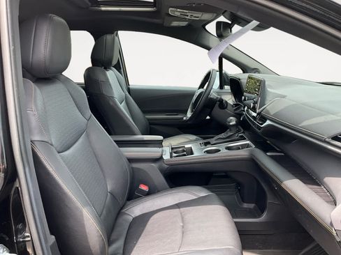 Used 2024 Toyota Sienna XLE Woodland Edition AWD/4WD image 15