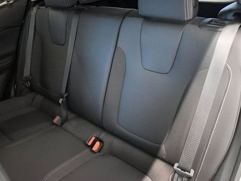 Used 2025 Buick Encore GX Preferred AWD/4WD image 7