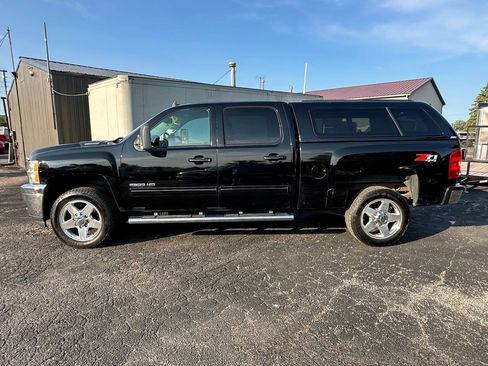 Used 2013 Chevrolet Silverado 2500 LTZ w/ LTZ Plus Package AWD/4WD image 3