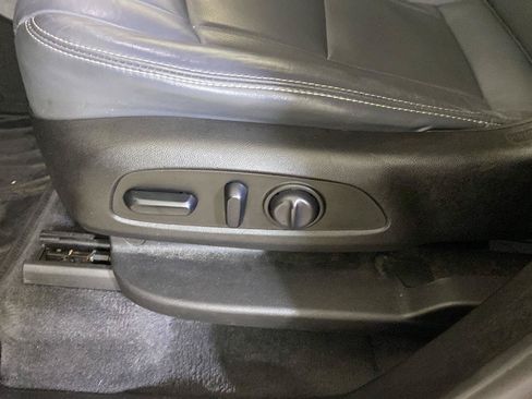 Used 2019 Buick Enclave Essence FWD image 10