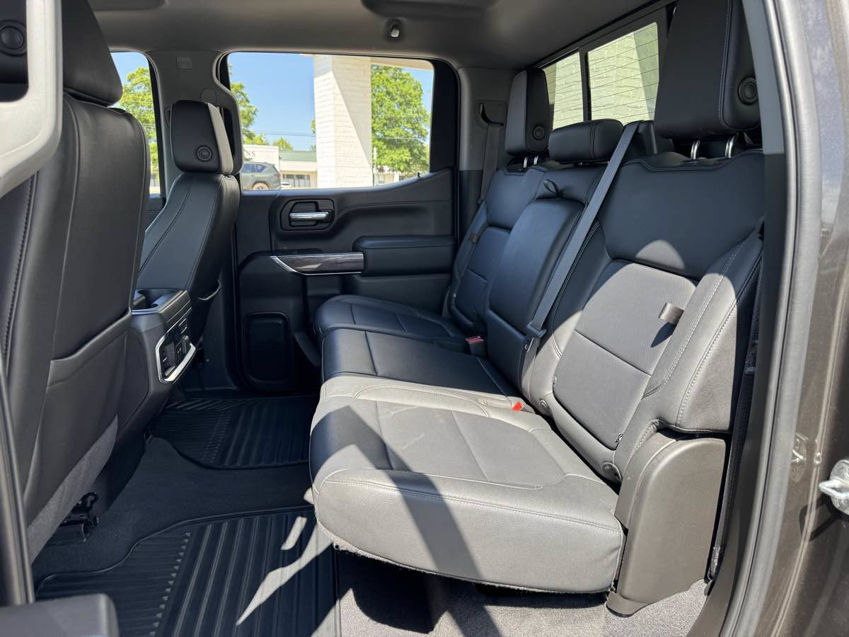 Used 2021 Chevrolet Silverado 1500 LTZ w/ LTZ Convenience Package II AWD/4WD image 12
