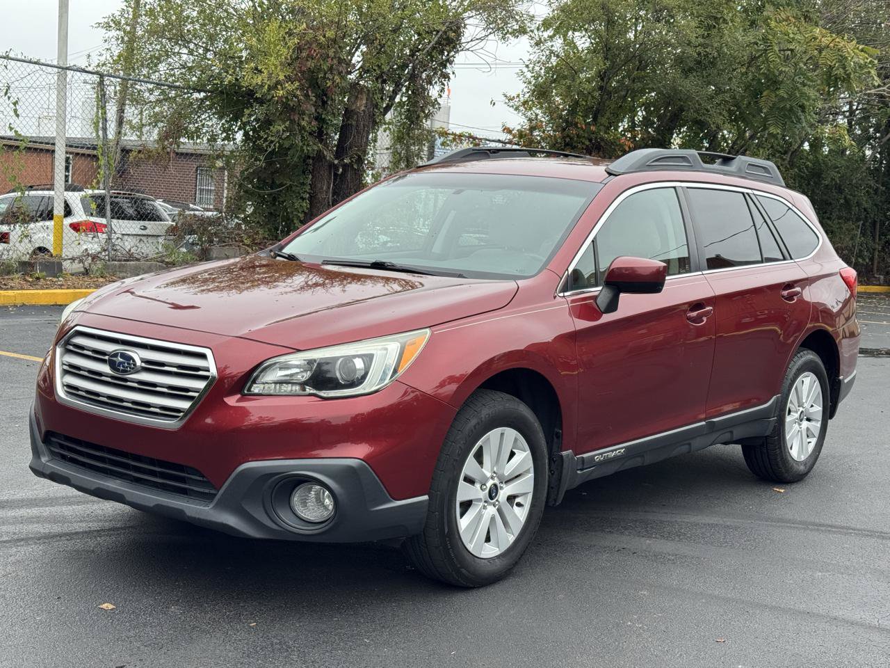 Used 2015 Subaru Outback 2.5i Premium AWD/4WD image 3